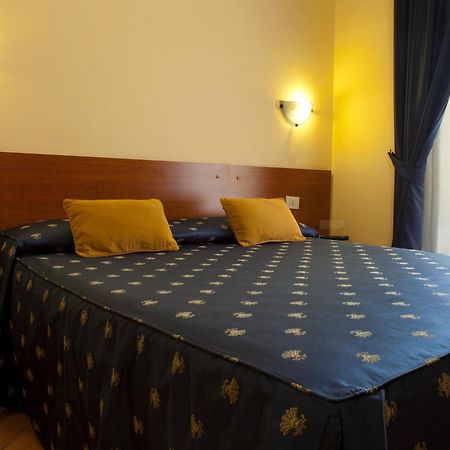 Hotel Cervia Рим Екстериор снимка