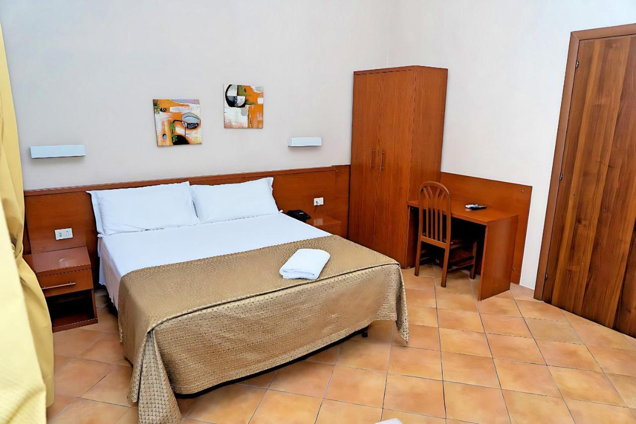 Hotel Cervia Рим Екстериор снимка