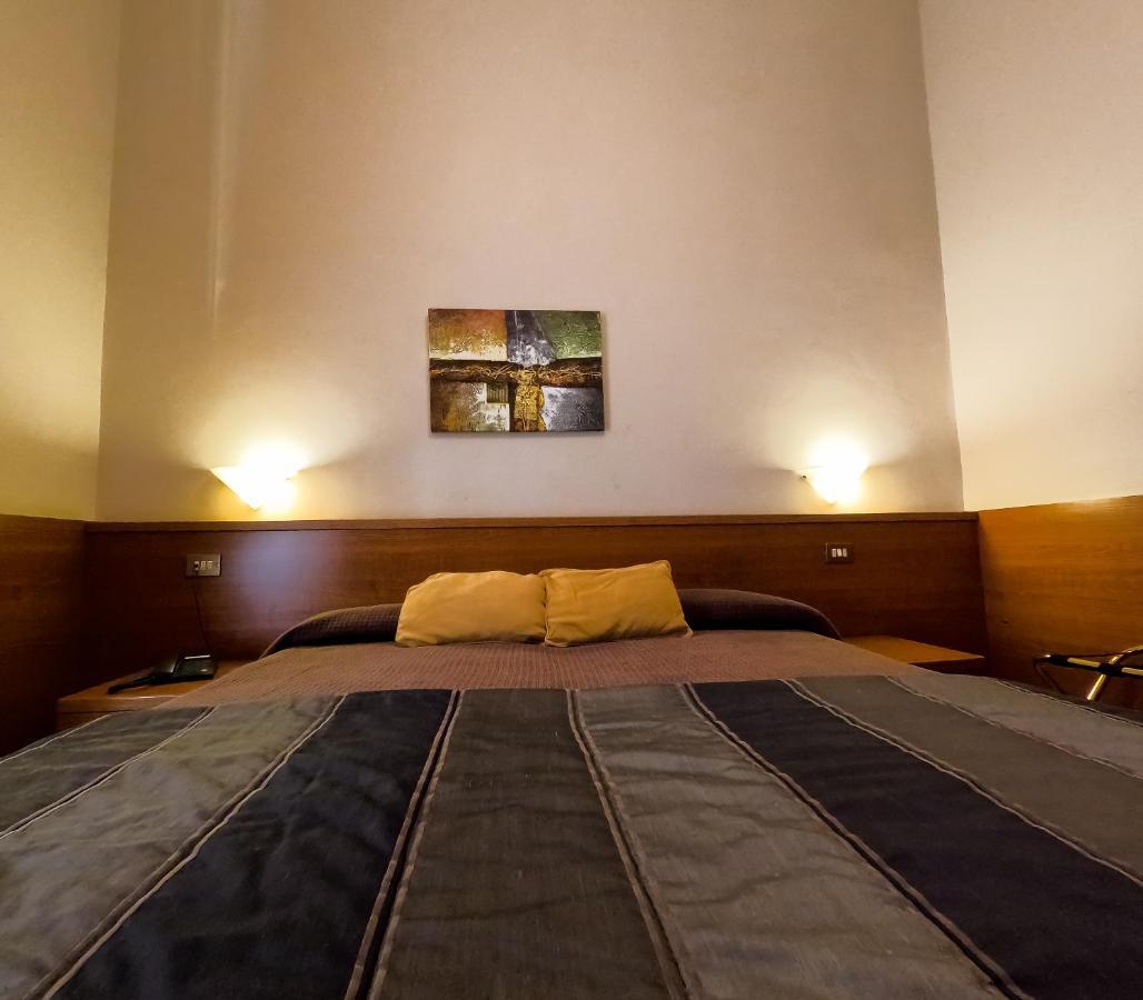 Hotel Cervia Рим Екстериор снимка