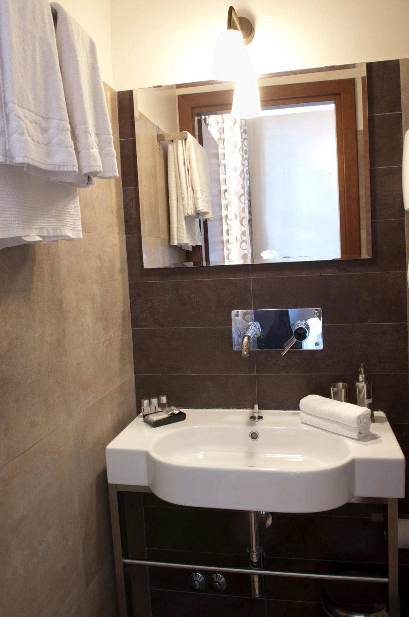 Hotel Cervia Рим Екстериор снимка
