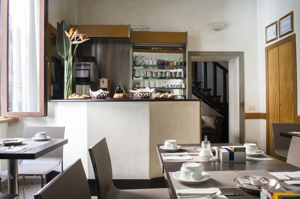 Hotel Cervia Рим Екстериор снимка